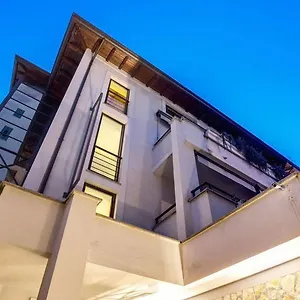 https://the-strand.it-romehotels.com